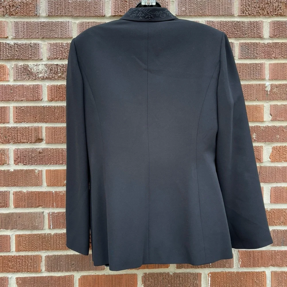 Maggy London Black Embroidered Floral Pant Blazer Suit Two piece Sz 14 - Picture 2 of 11